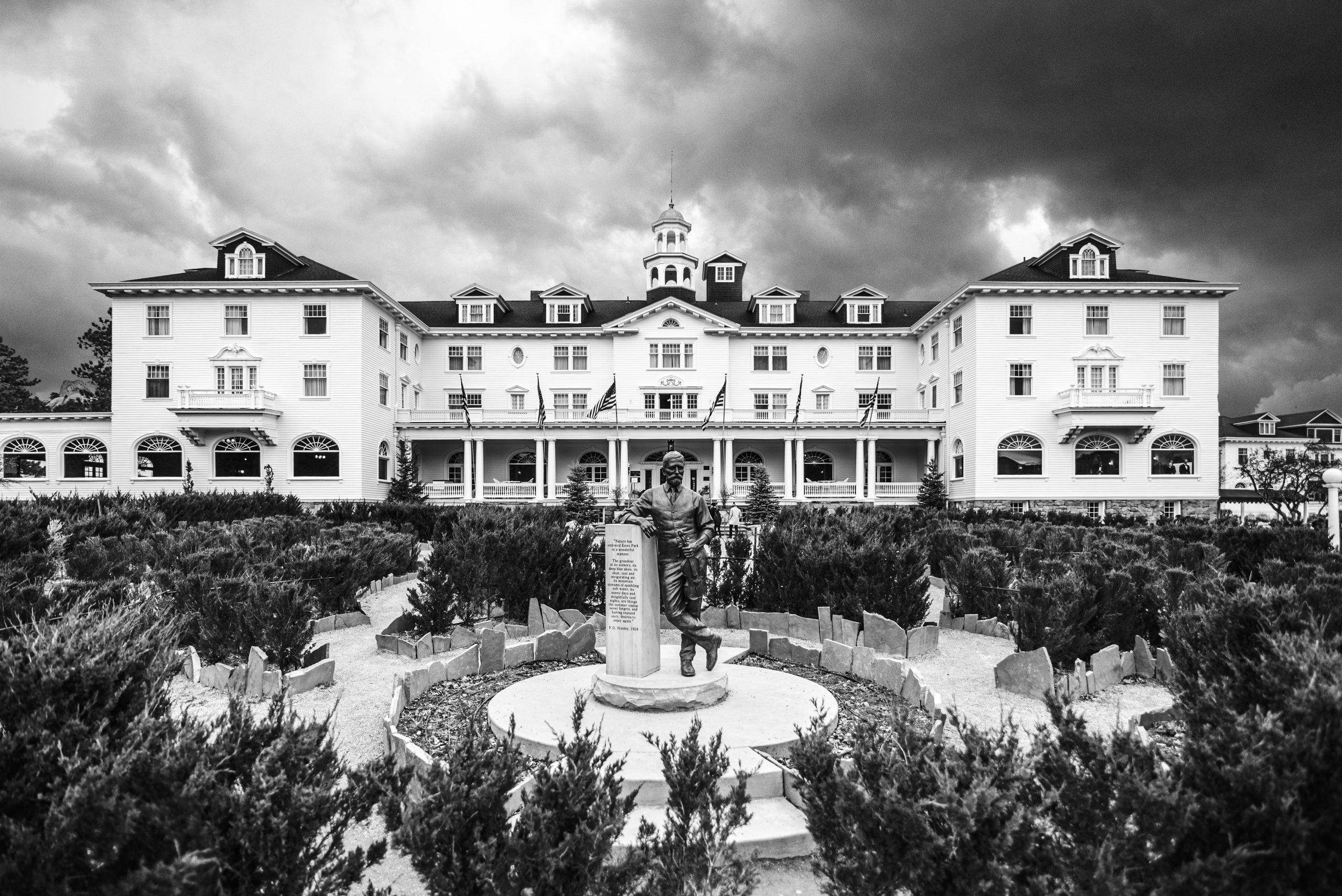 Read more about the article Room with a Boo: Unveiling Haunting Secrets of Historic Hotels